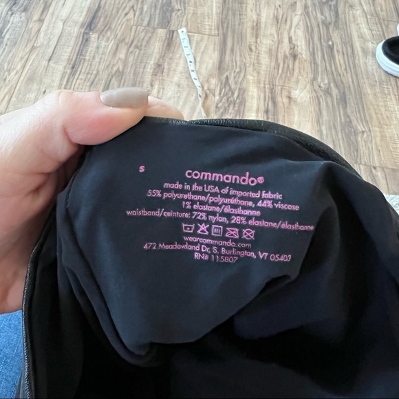 Commando Faux Leather Leggings in Black - Picture 6 of 9